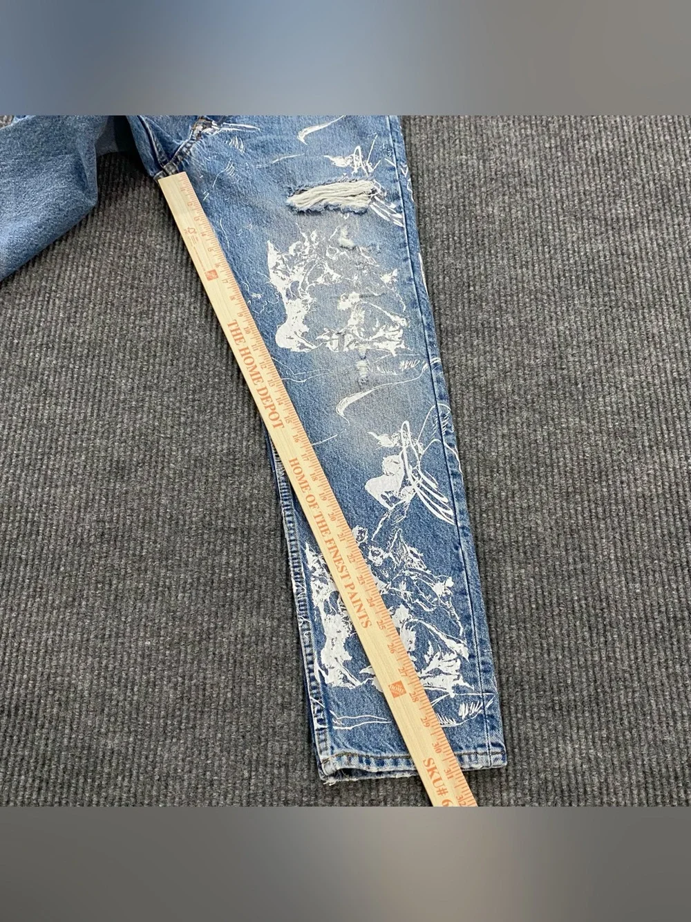 Zara Men's Renaissance Printed Distressed Jeans Size 29